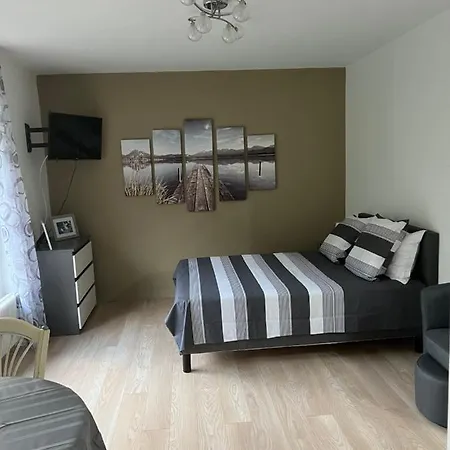 Superbe En Avec Piscine. Apartment