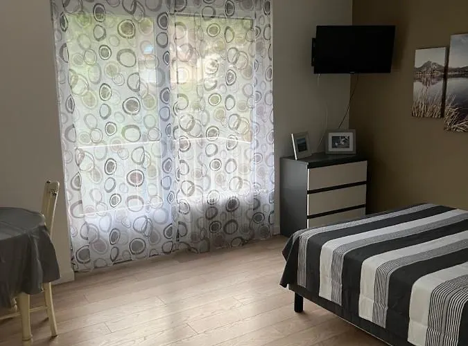 Superbe En Résidence Avec Piscine. Appartement *